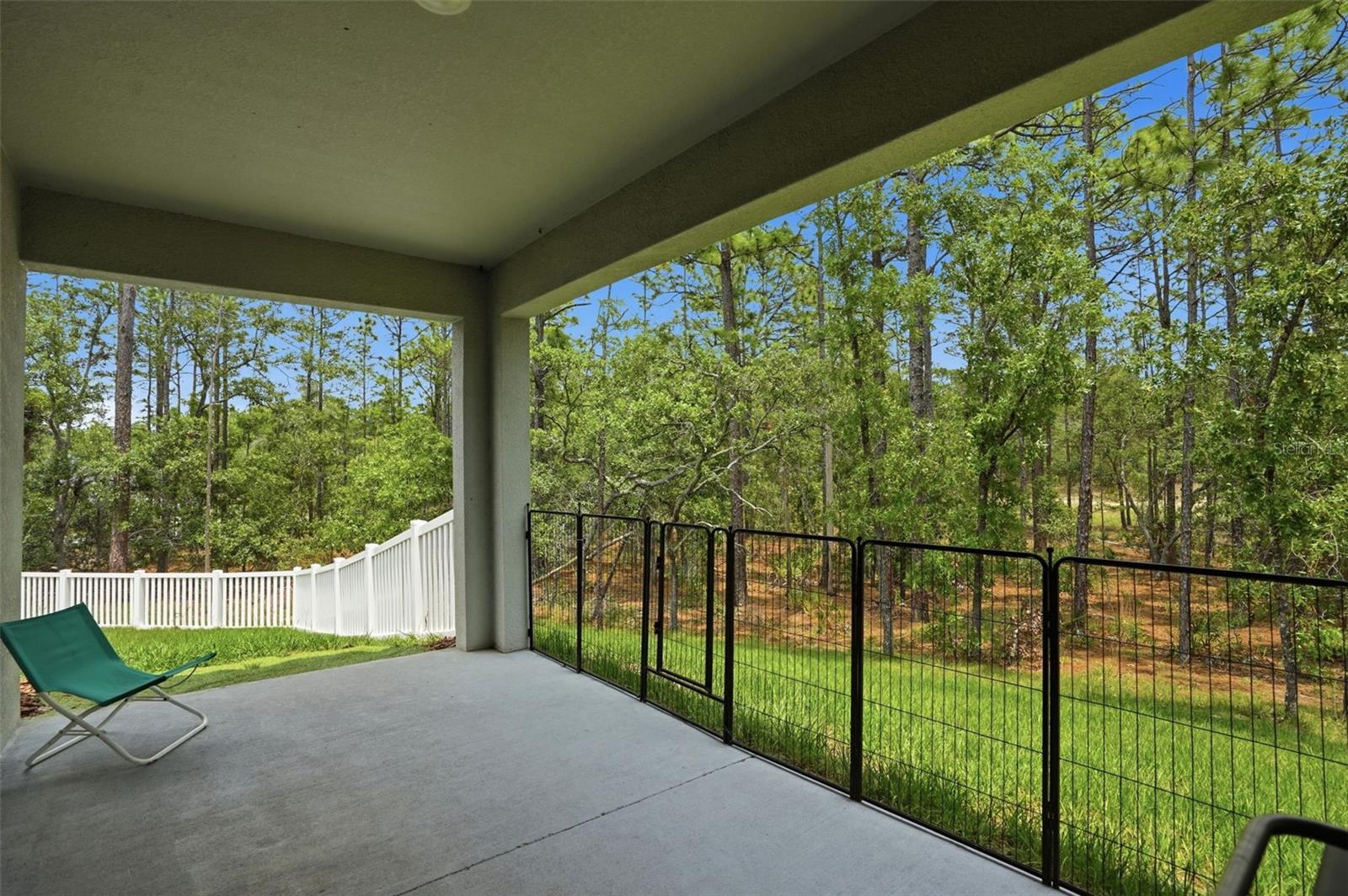 Listing photo id 45 for 39 Milbark Drive