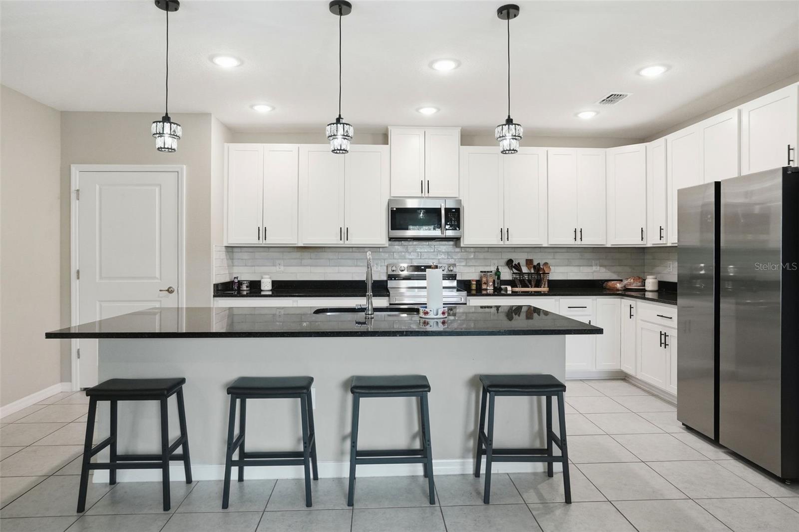 Listing photo id 6 for 39 Milbark Drive