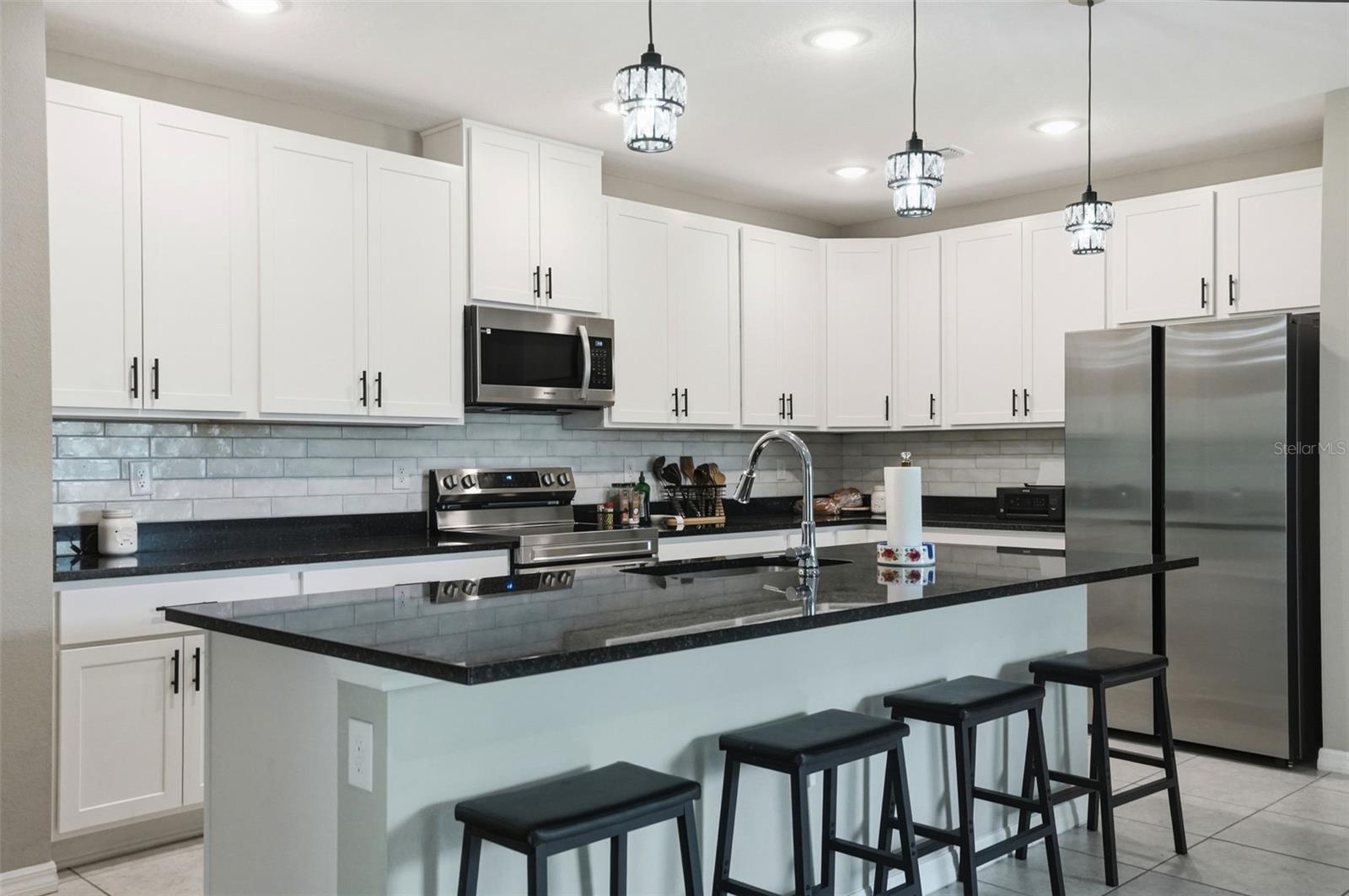 Listing photo id 7 for 39 Milbark Drive