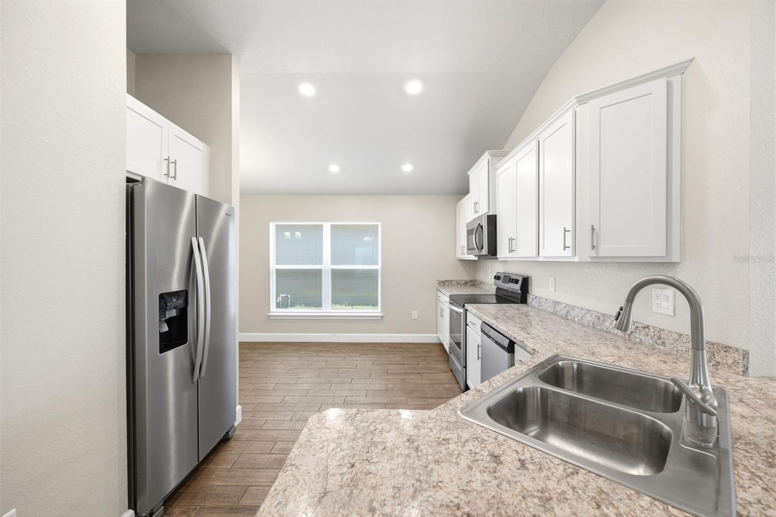 Image 10 of 53 For 5524 Ocean Breeze Drive