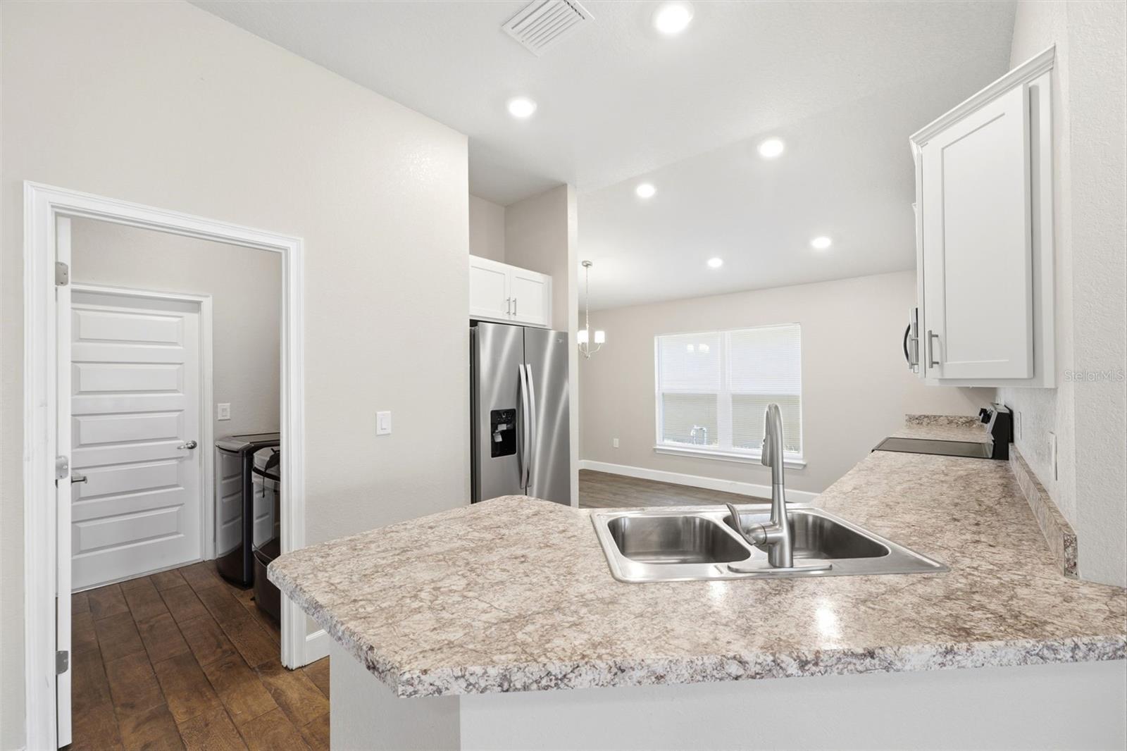 Image 11 of 53 For 5524 Ocean Breeze Drive