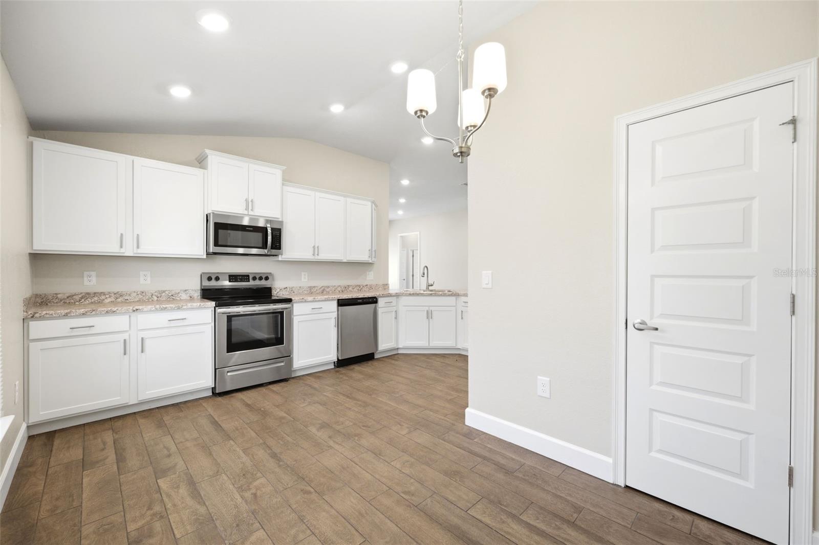 Image 12 of 53 For 5524 Ocean Breeze Drive