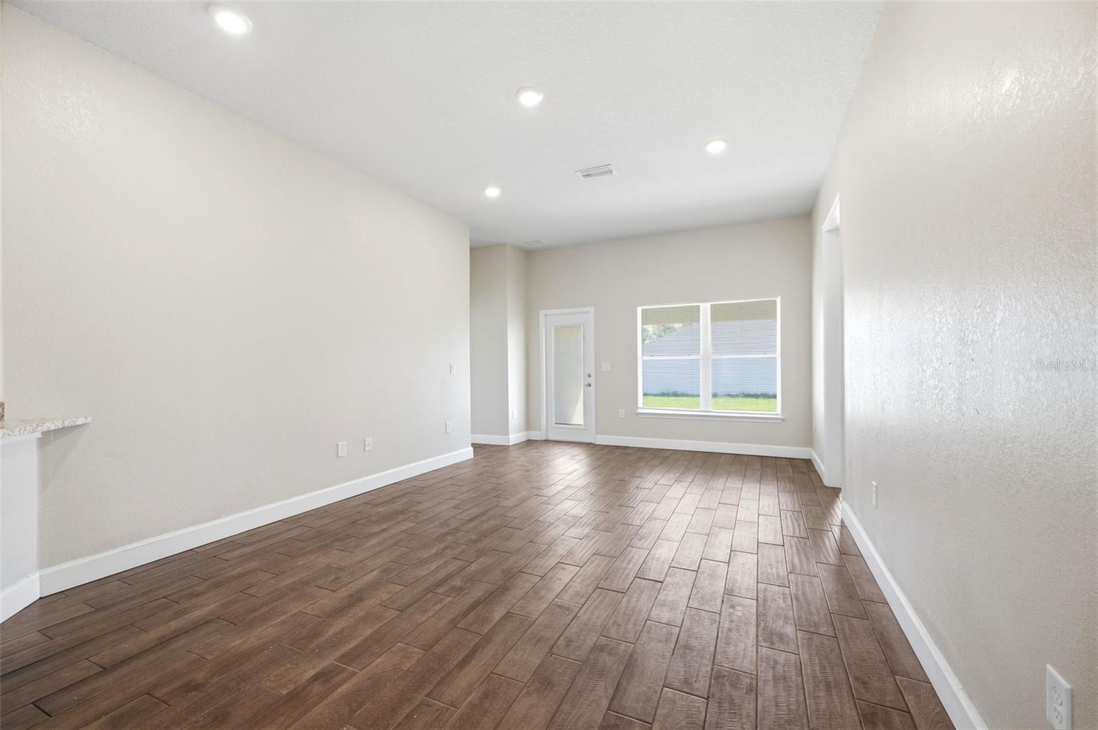 Image 14 of 53 For 5524 Ocean Breeze Drive