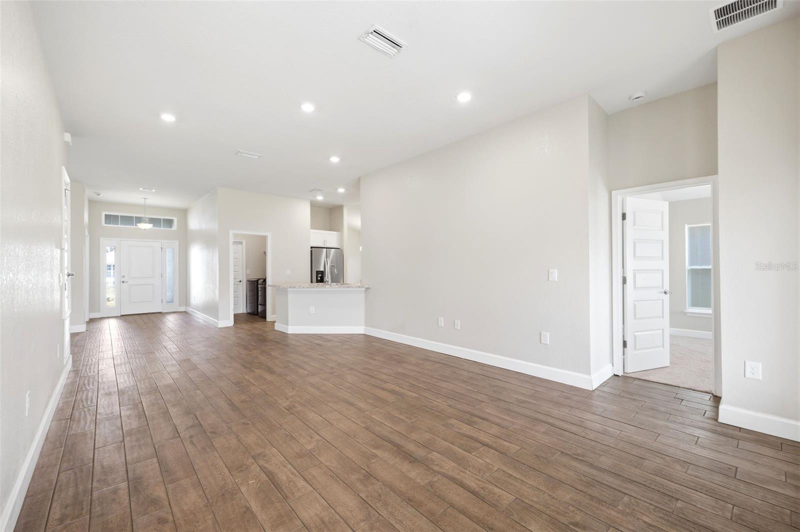 Image 15 of 53 For 5524 Ocean Breeze Drive
