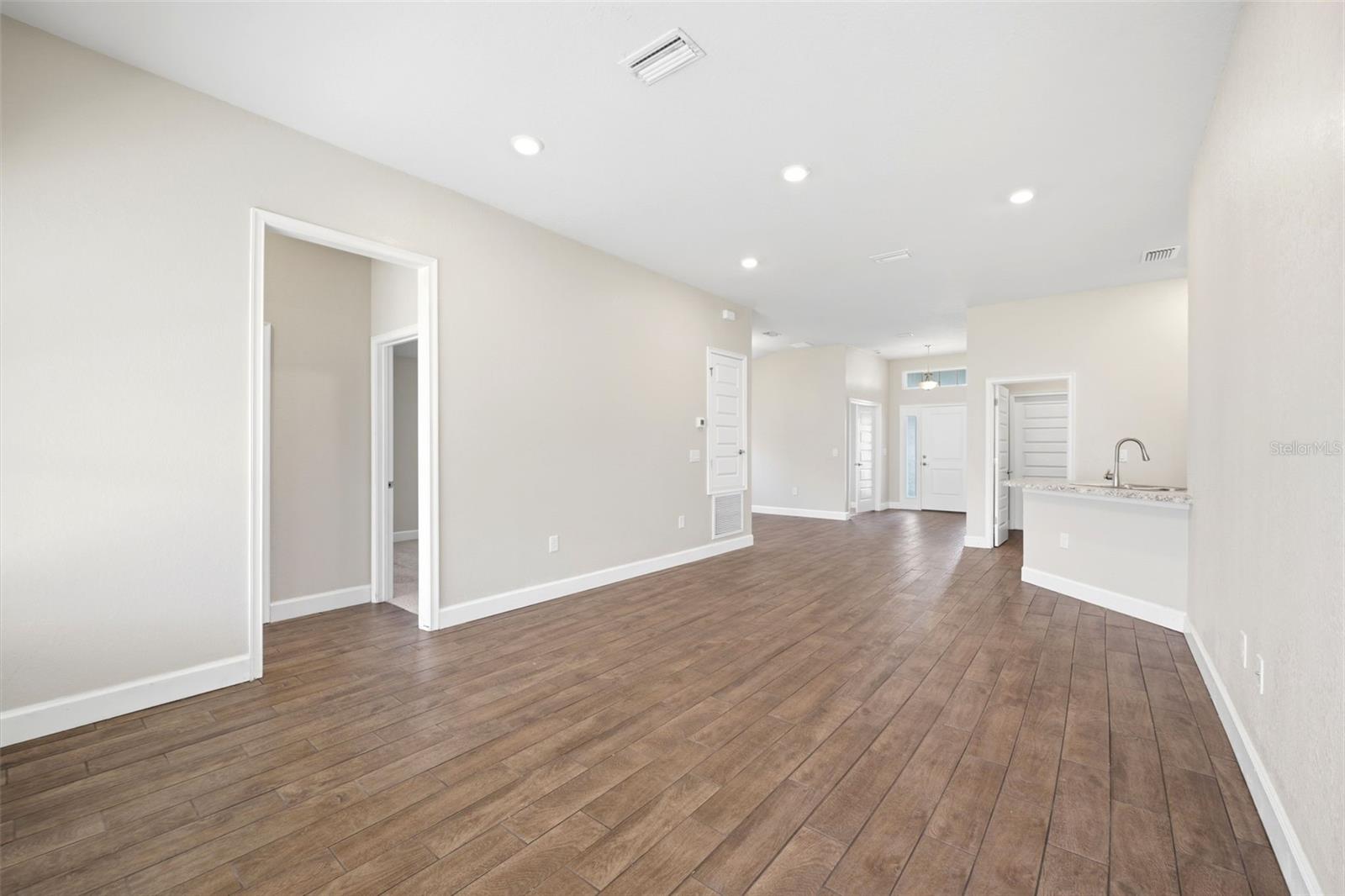 Image 49 of 53 For 5524 Ocean Breeze Drive
