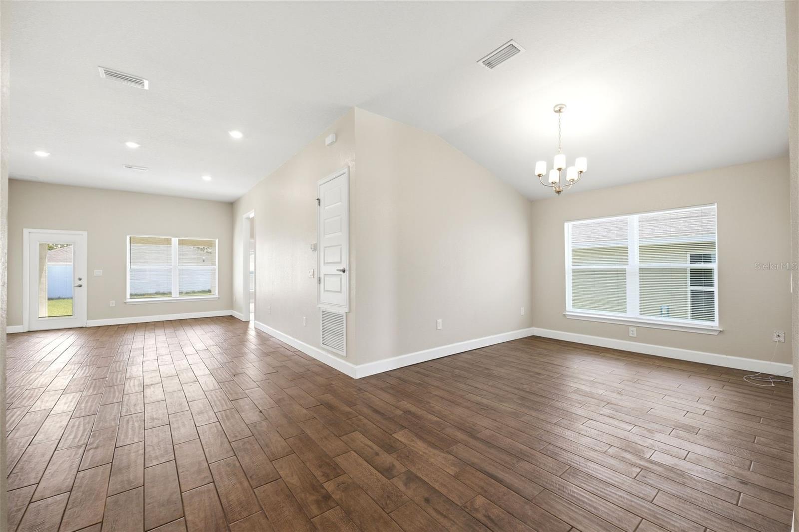 Image 7 of 53 For 5524 Ocean Breeze Drive