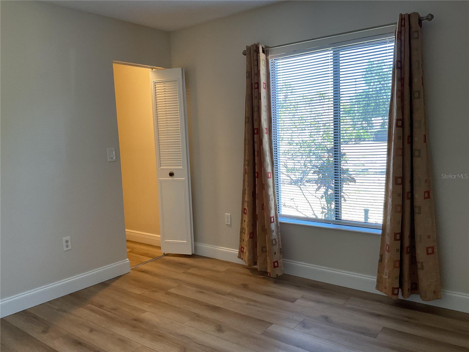 Image 19 of 28 For 2687 Pine Ridge Way S H1