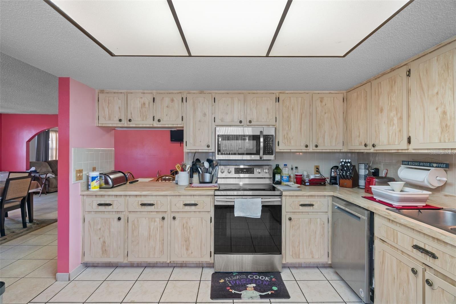 Image 13 of 22 For 8914 Schrader Boulevard