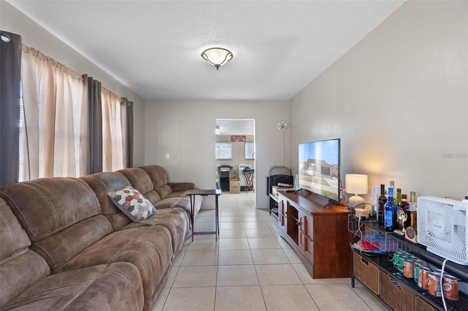 Image 8 of 22 For 8914 Schrader Boulevard
