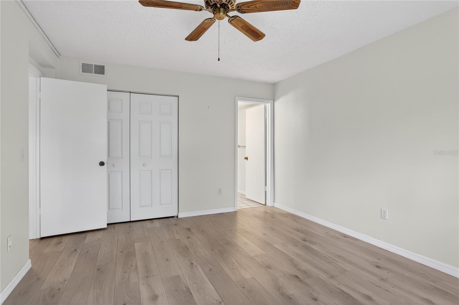 Image 13 of 27 For 1370 Heather Ridge Boulevard 102