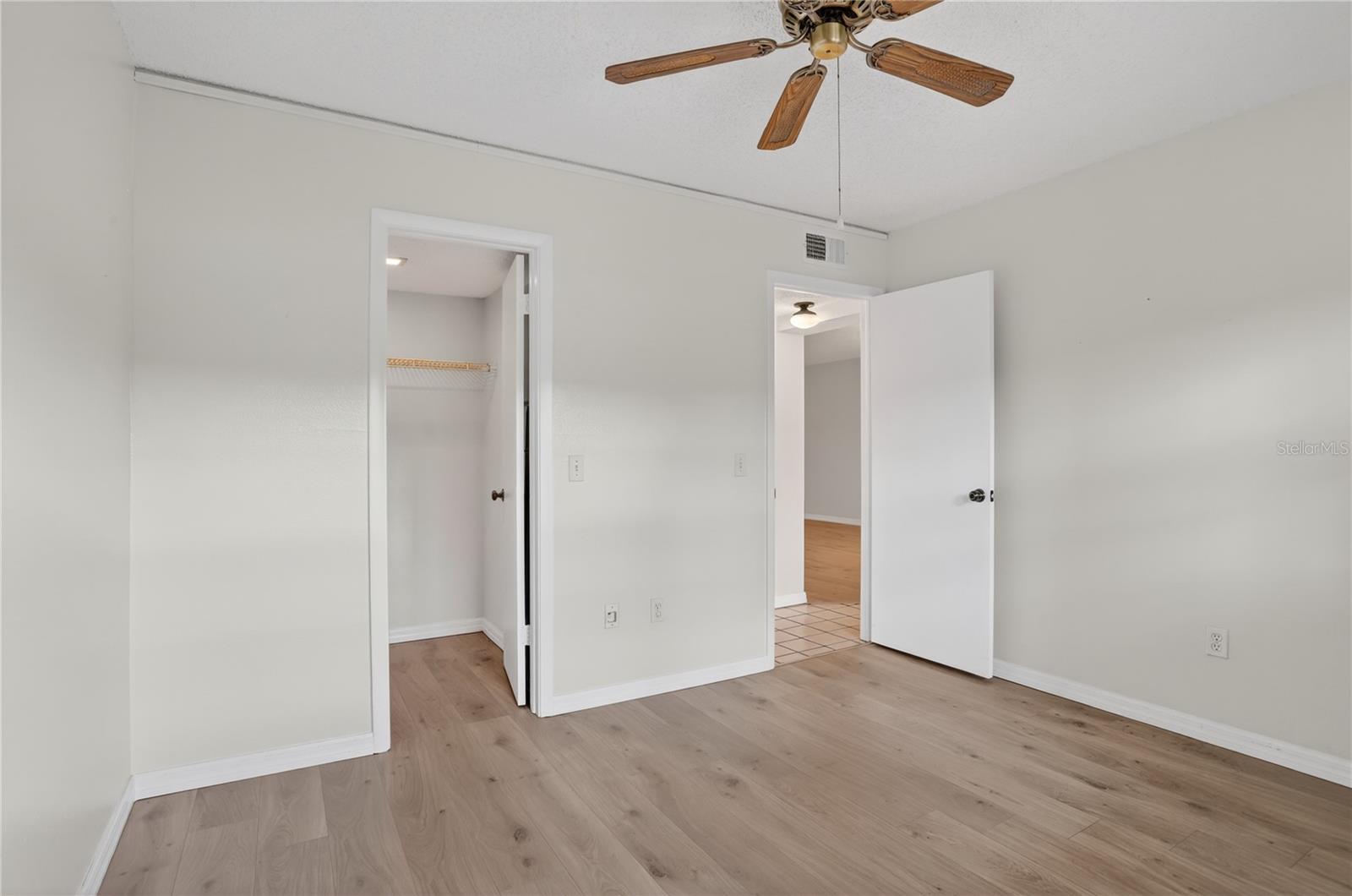 Image 18 of 27 For 1370 Heather Ridge Boulevard 102
