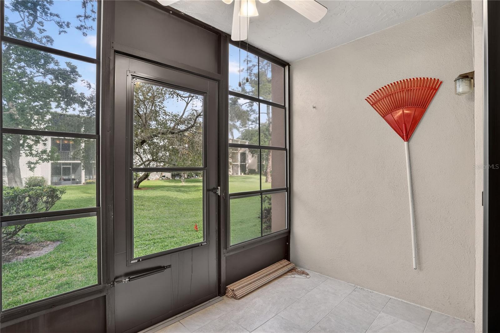 Image 21 of 27 For 1370 Heather Ridge Boulevard 102
