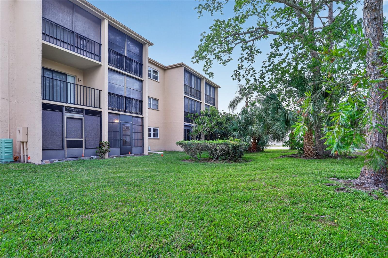 Image 23 of 27 For 1370 Heather Ridge Boulevard 102