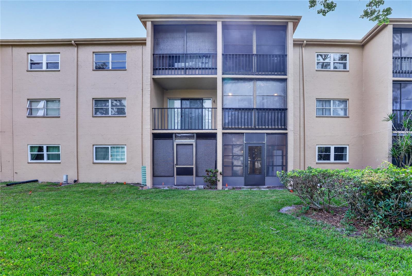 Image 24 of 27 For 1370 Heather Ridge Boulevard 102