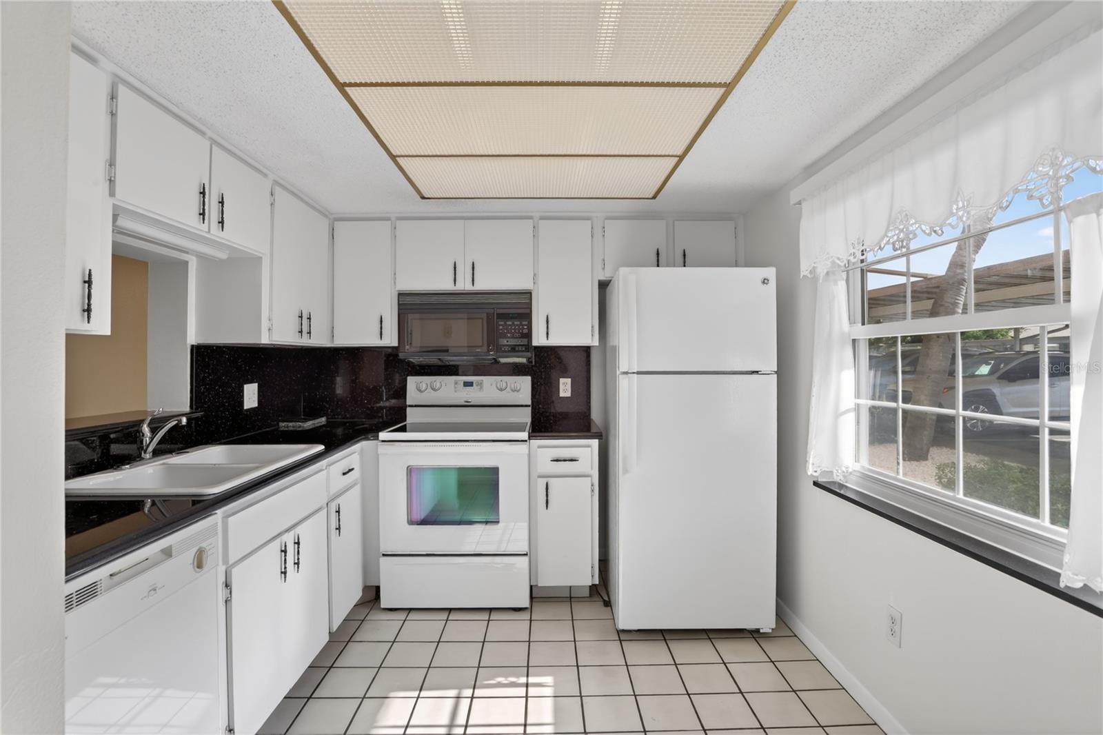 Image 3 of 27 For 1370 Heather Ridge Boulevard 102