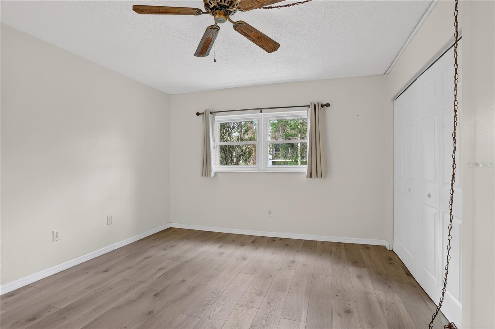 Image 4 of 27 For 1370 Heather Ridge Boulevard 102