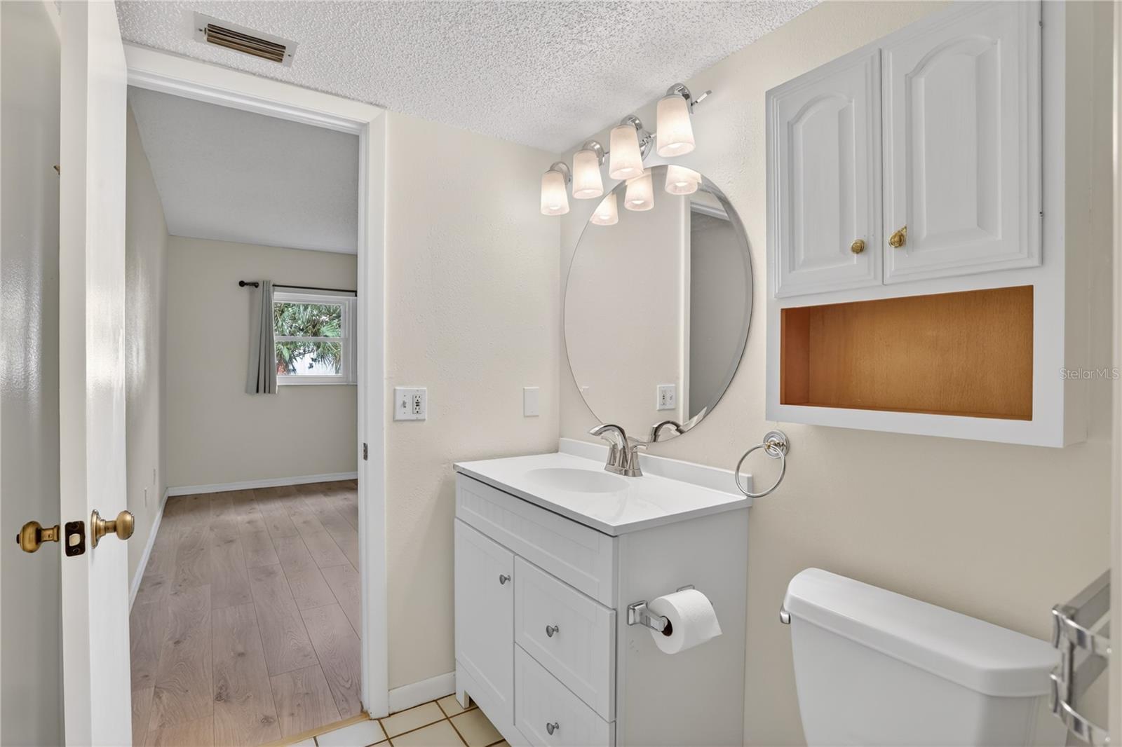 Image 5 of 27 For 1370 Heather Ridge Boulevard 102