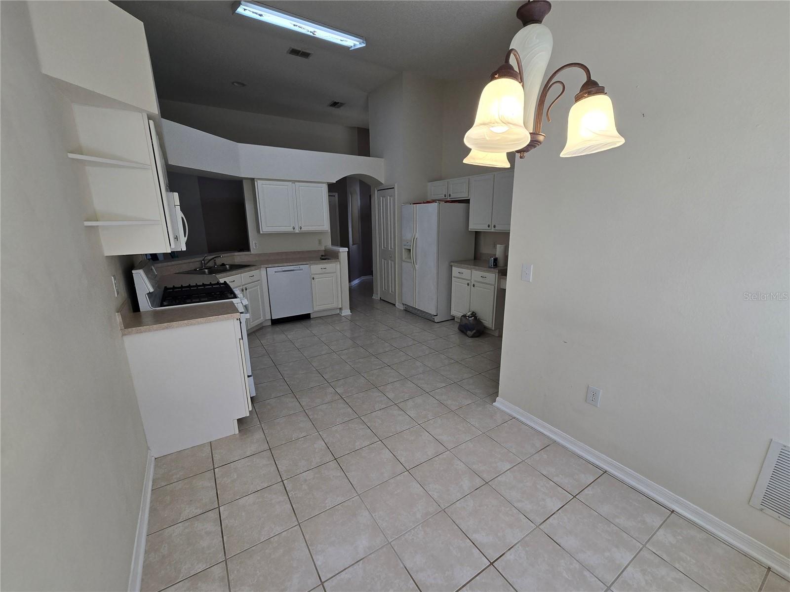 Image 11 of 35 For 24505 Landing Drive
