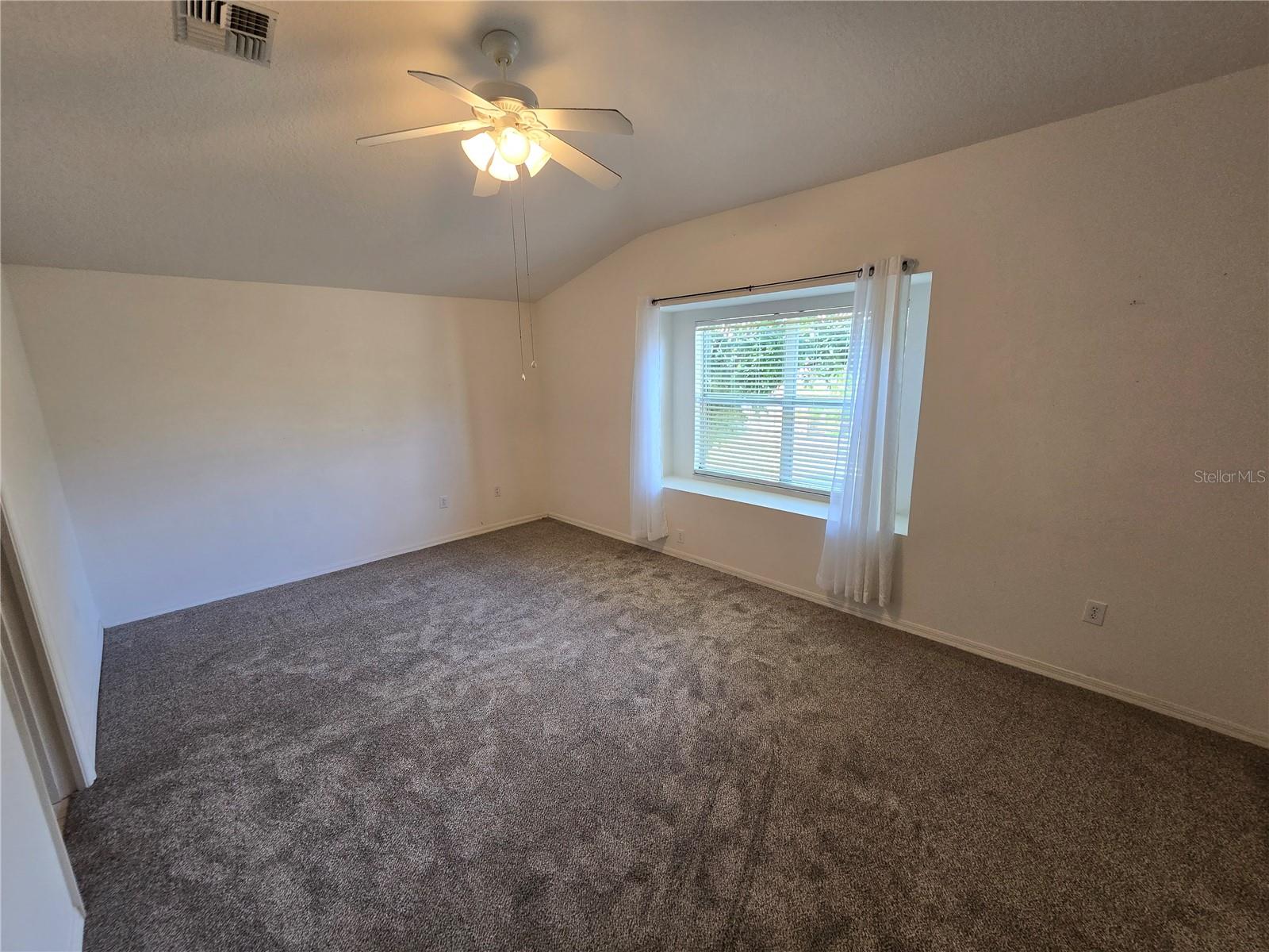 Image 12 of 35 For 24505 Landing Drive