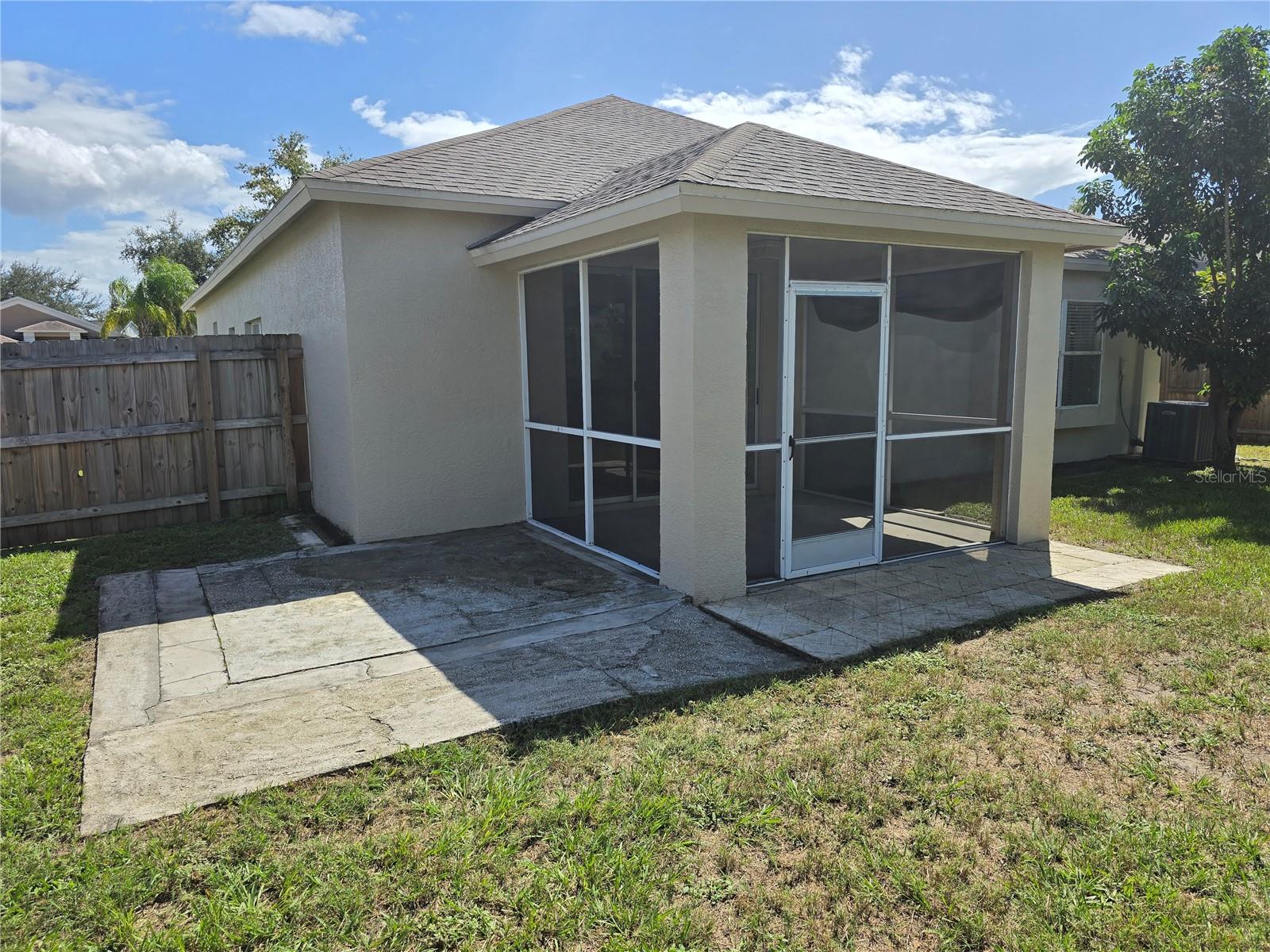Image 31 of 35 For 24505 Landing Drive