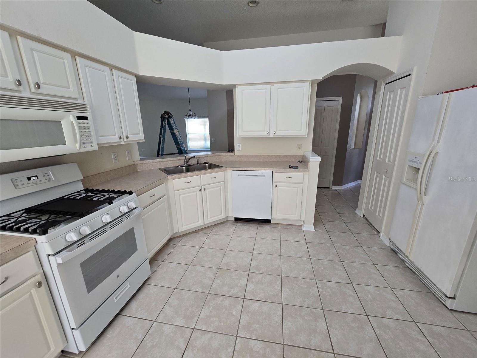 Image 8 of 35 For 24505 Landing Drive