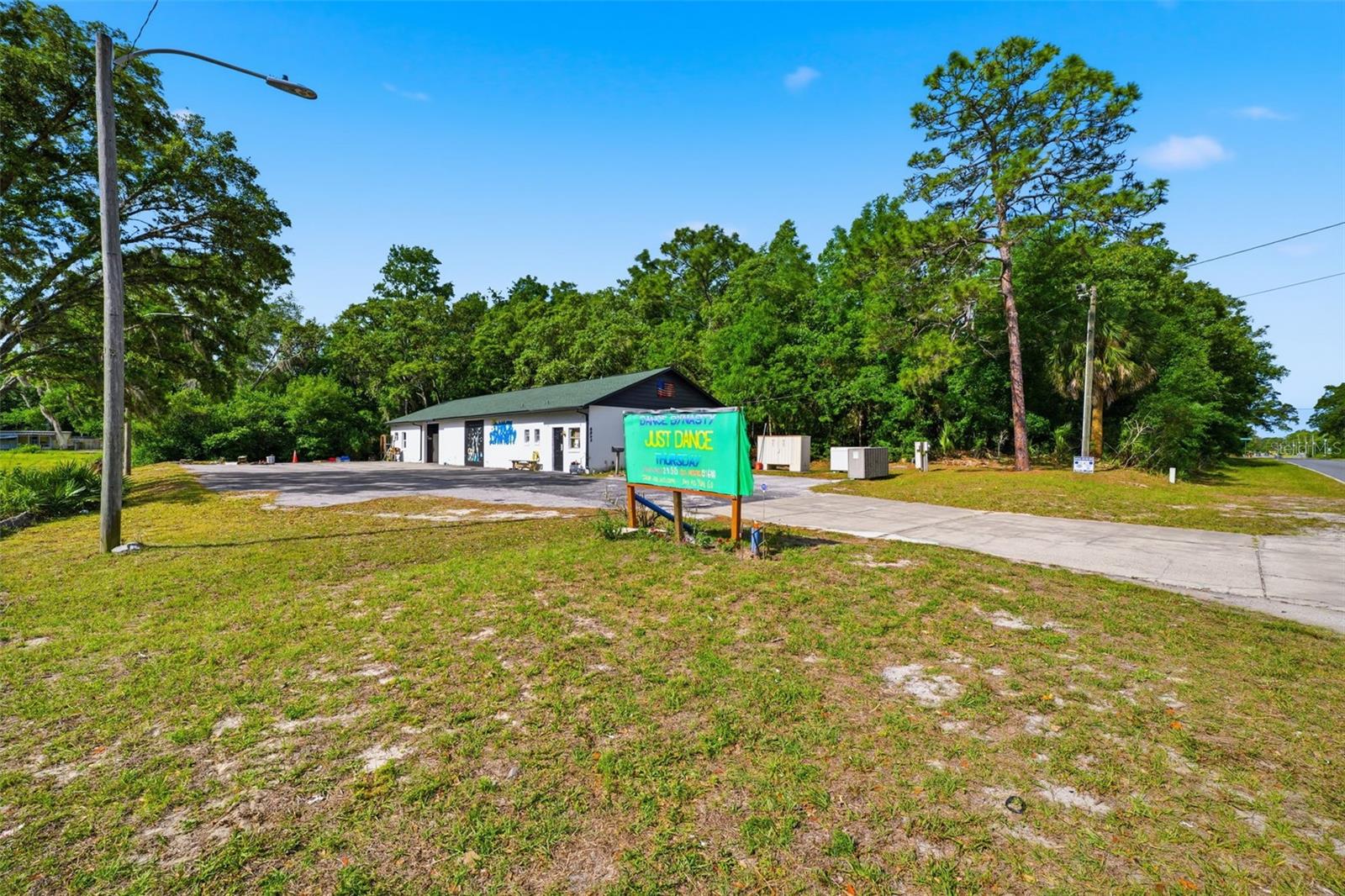 Image 26 of 46 For 6950 Homosassa Trail