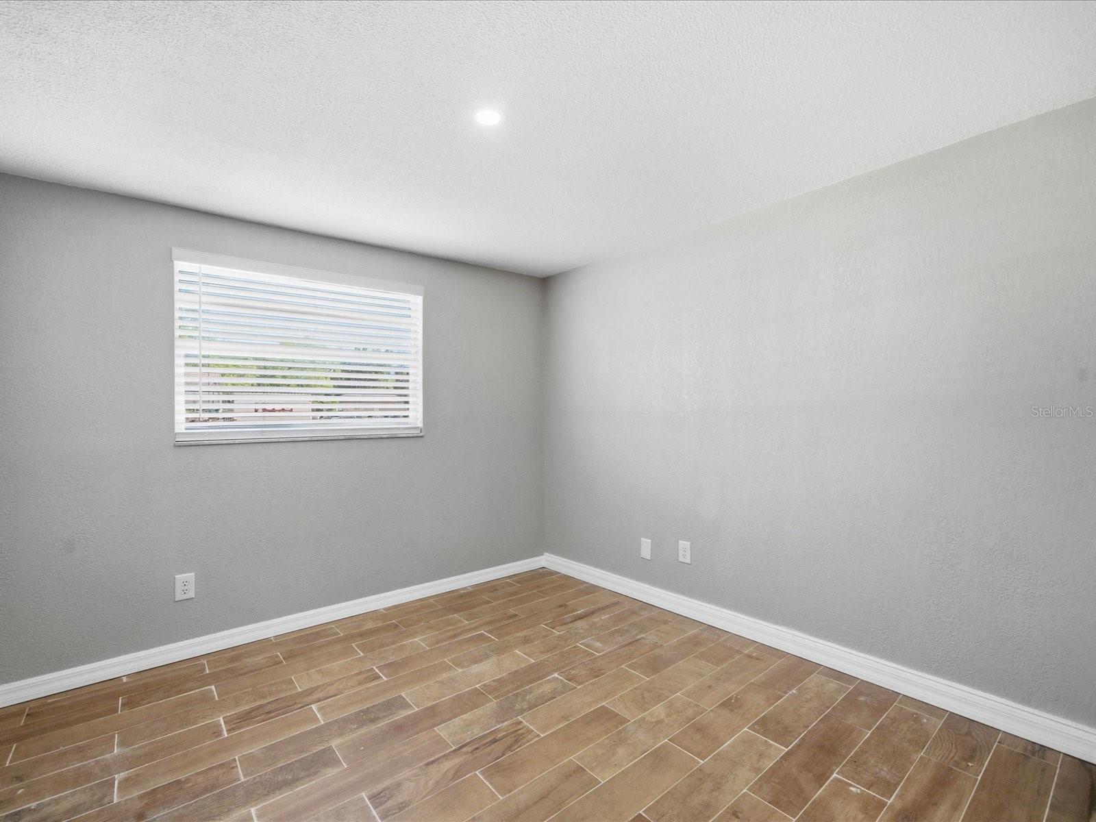 Image 13 of 21 For 18938 Kolb Place