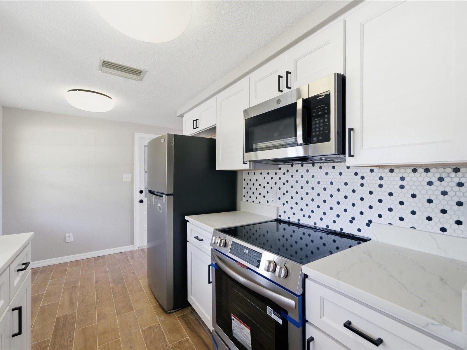 Image 5 of 21 For 18938 Kolb Place