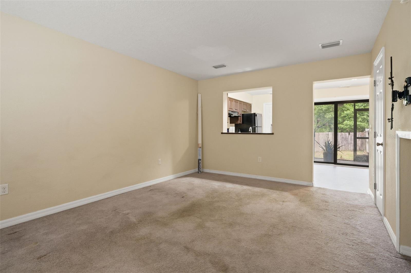 Image 4 of 24 For 843 Village Drive