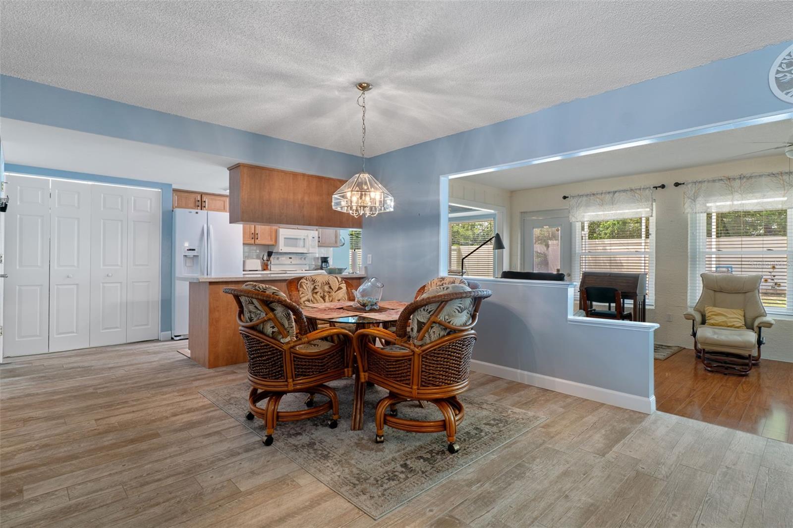 Image 13 of 85 For 2643 Royal Ridge Drive