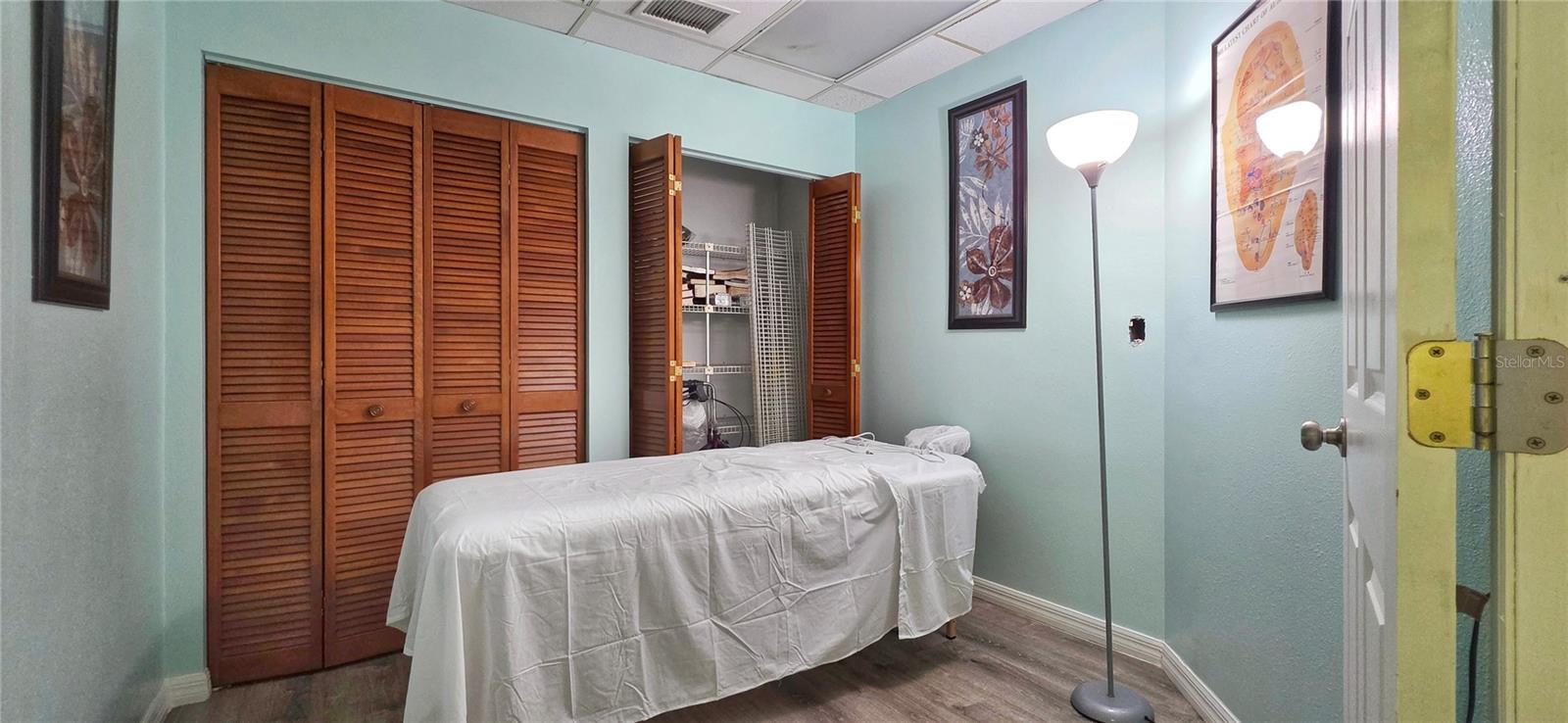 Image 5 of 7 For 2323 Curlew Road 7c