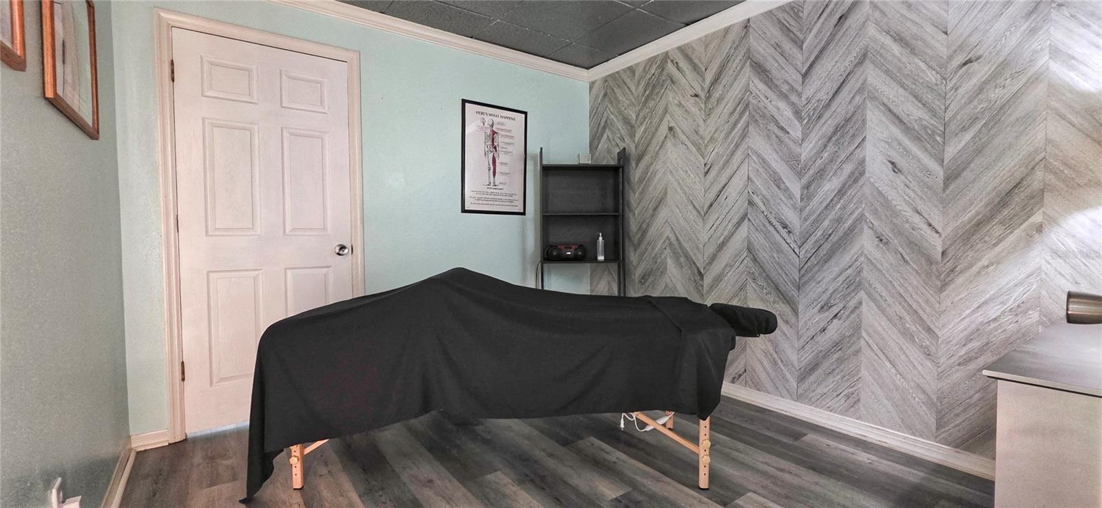 Image 6 of 14 For 2323 Curlew Road 7e