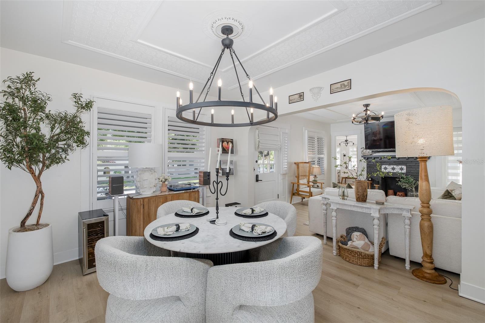 Image 16 of 44 For 909 Crenshaw Street