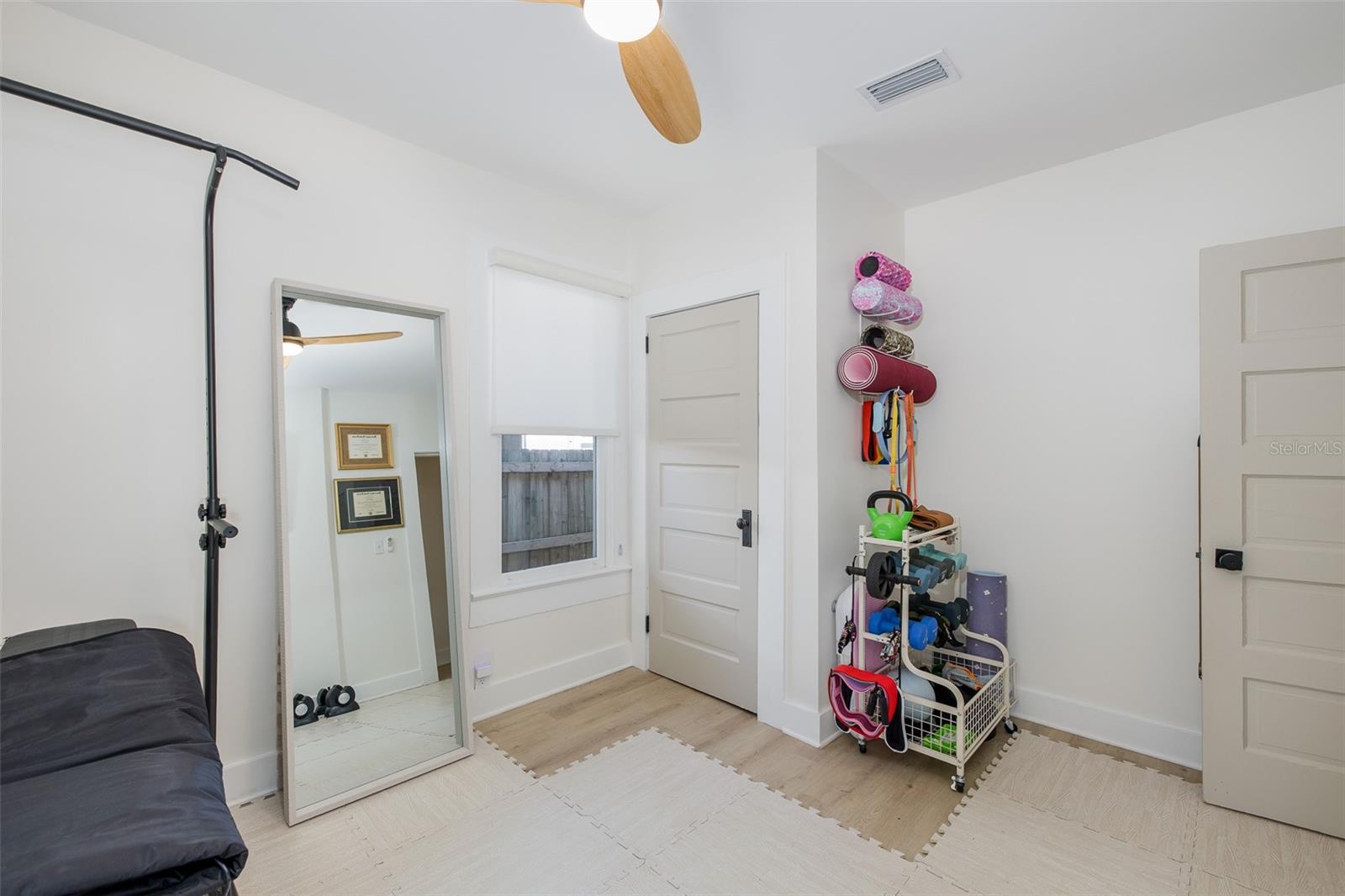 Image 29 of 44 For 909 Crenshaw Street
