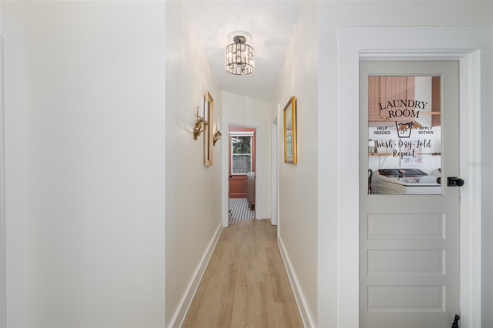 Image 32 of 44 For 909 Crenshaw Street
