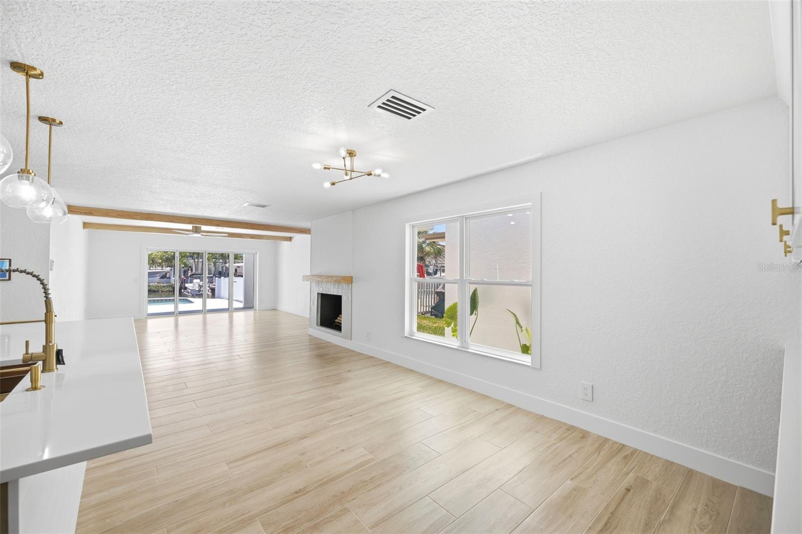 Image 15 of 43 For 4673 Dewey Drive