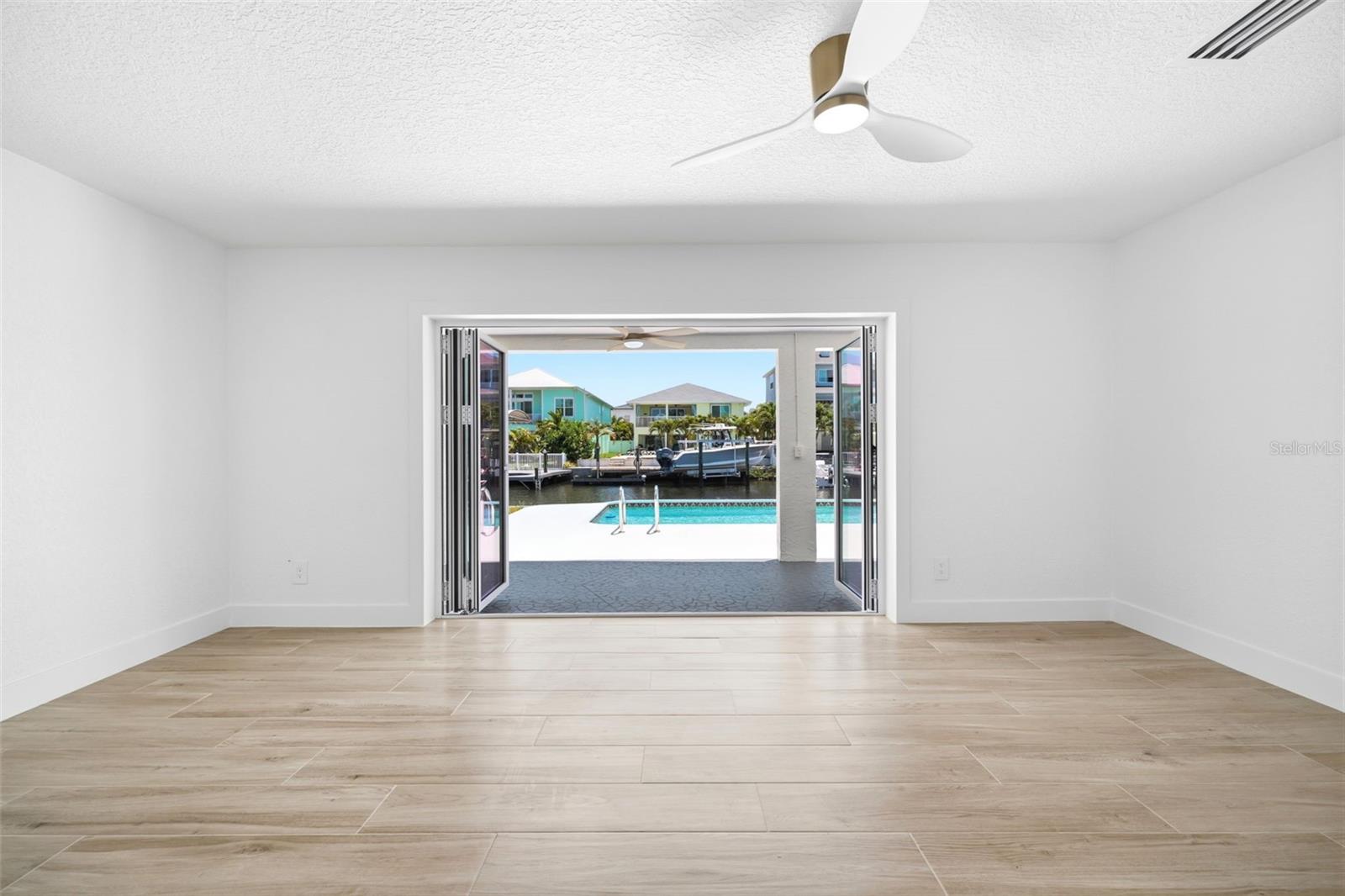Image 18 of 43 For 4673 Dewey Drive