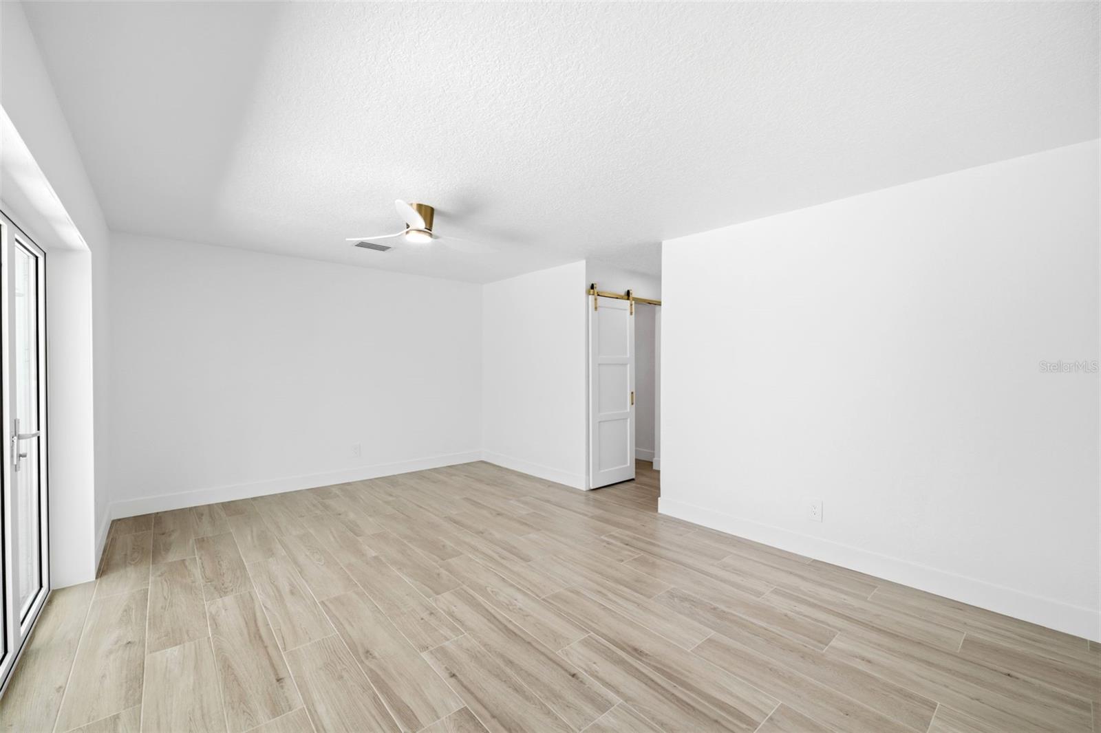 Image 19 of 43 For 4673 Dewey Drive