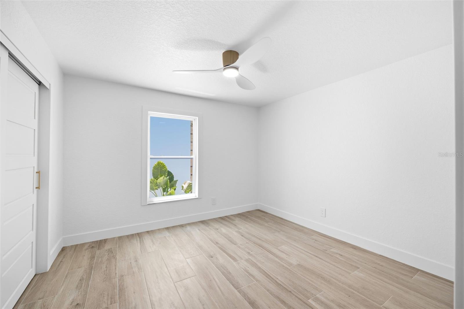 Image 27 of 43 For 4673 Dewey Drive