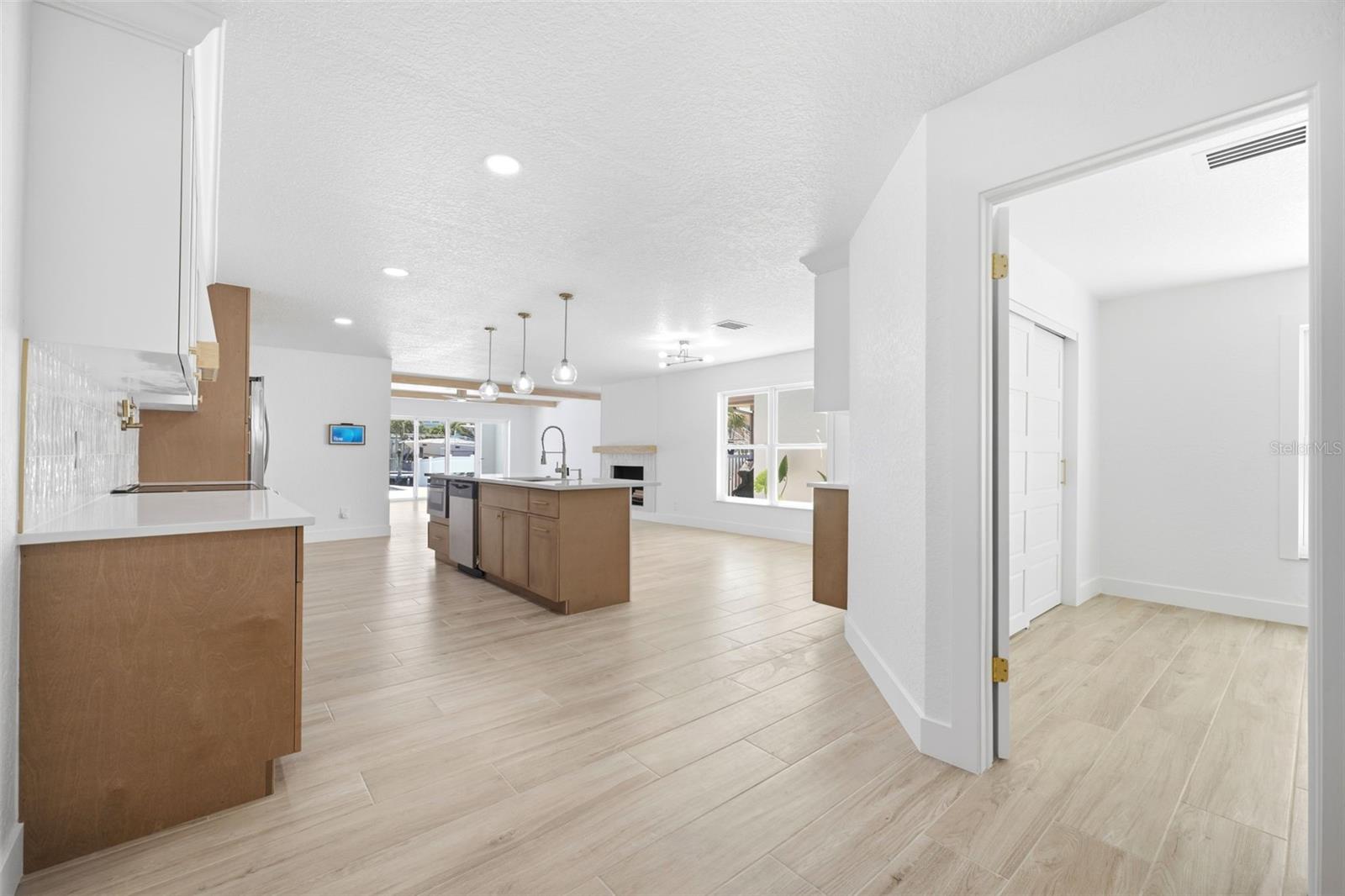 Image 5 of 43 For 4673 Dewey Drive