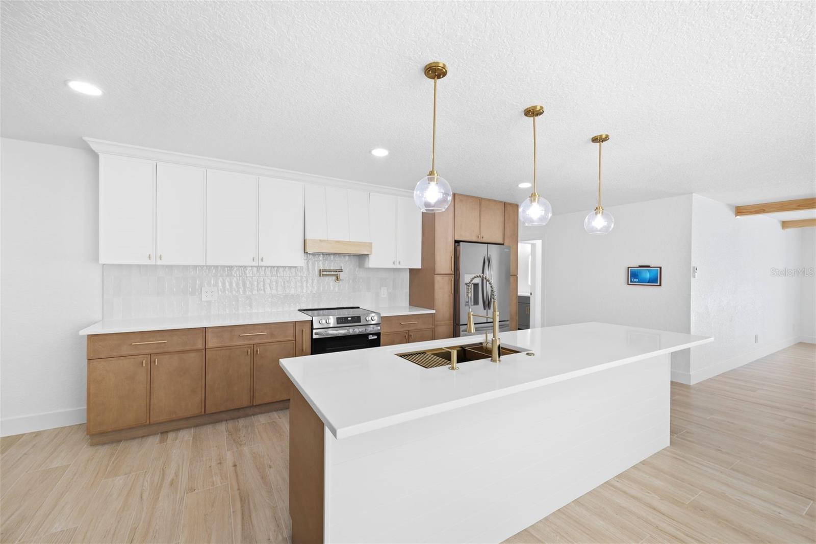 Image 6 of 43 For 4673 Dewey Drive