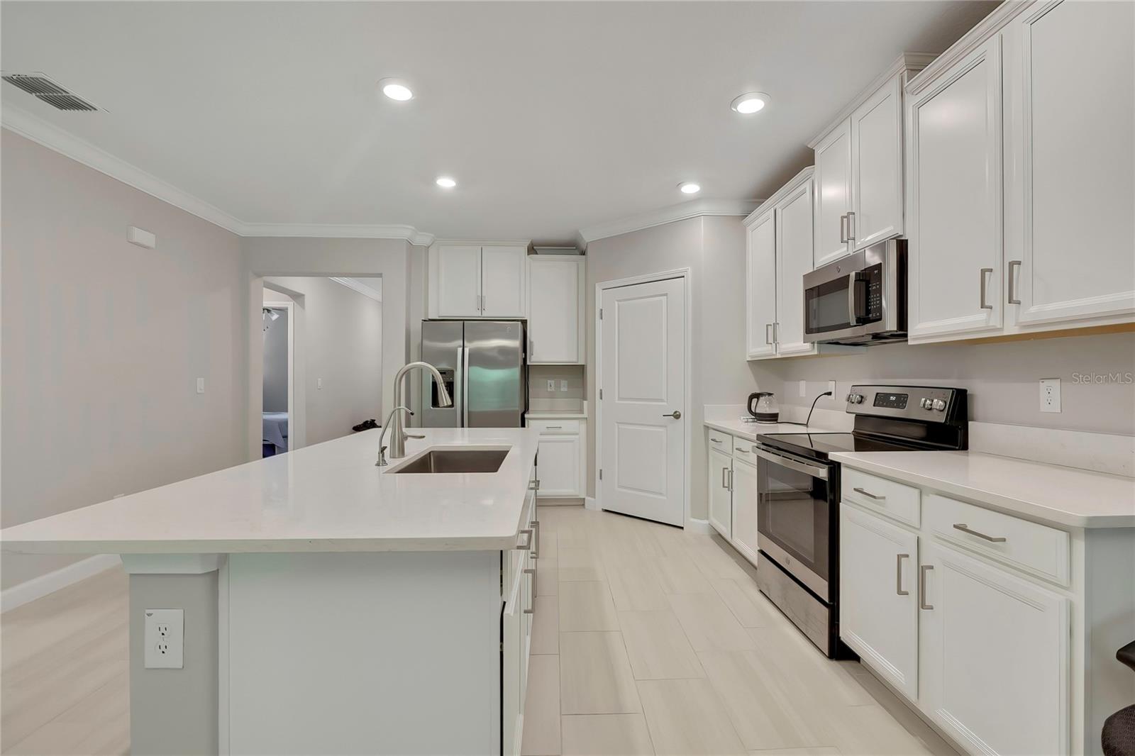 Image 6 of 40 For 16663 Shell Bay Drive