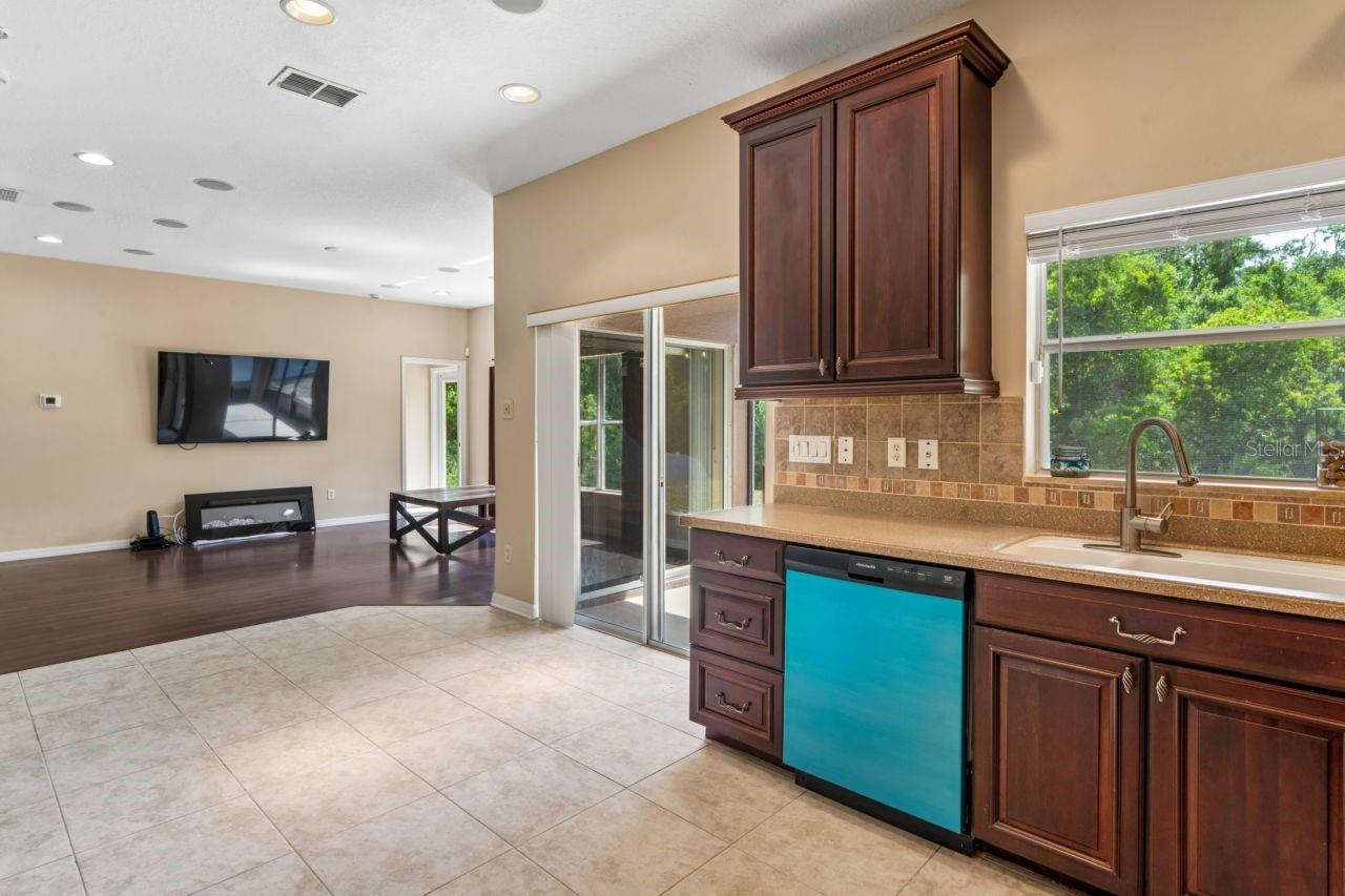 Image 14 of 99 For 9423 Fairhope Court
