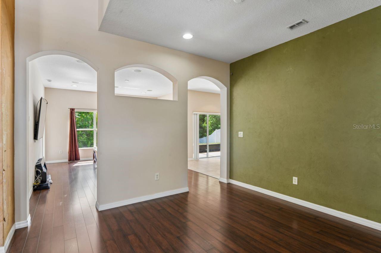 Image 18 of 99 For 9423 Fairhope Court
