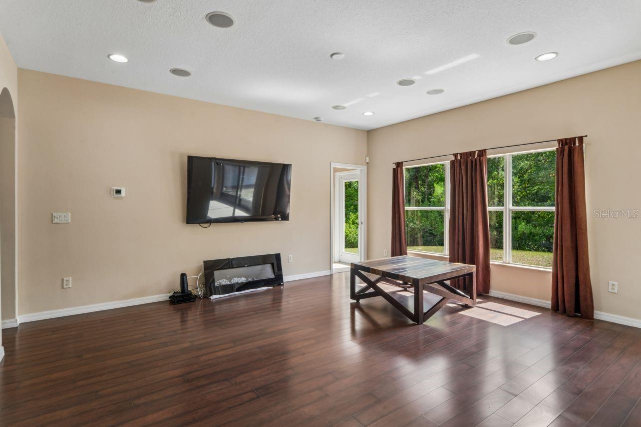 Image 20 of 99 For 9423 Fairhope Court