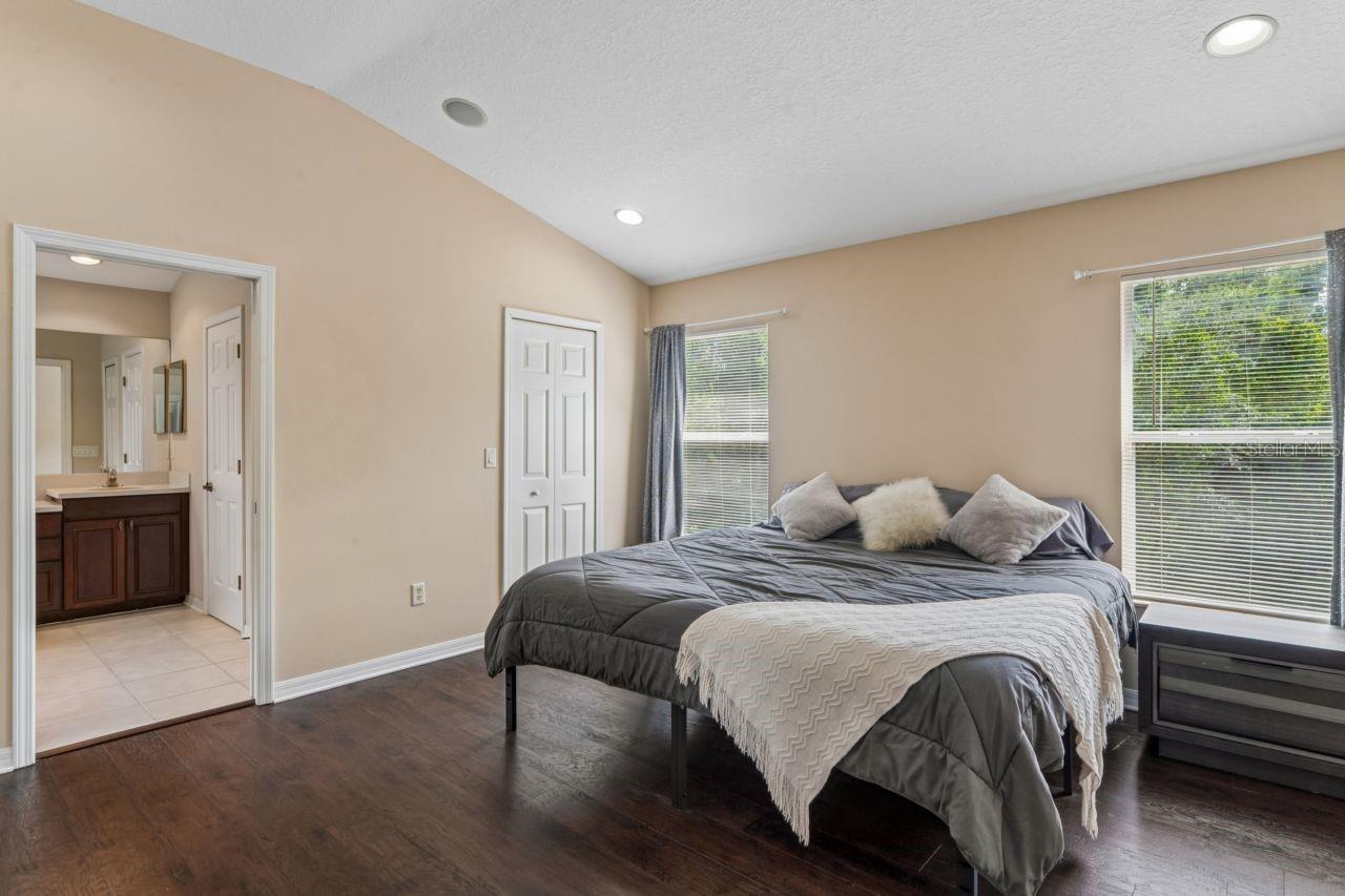 Image 33 of 99 For 9423 Fairhope Court