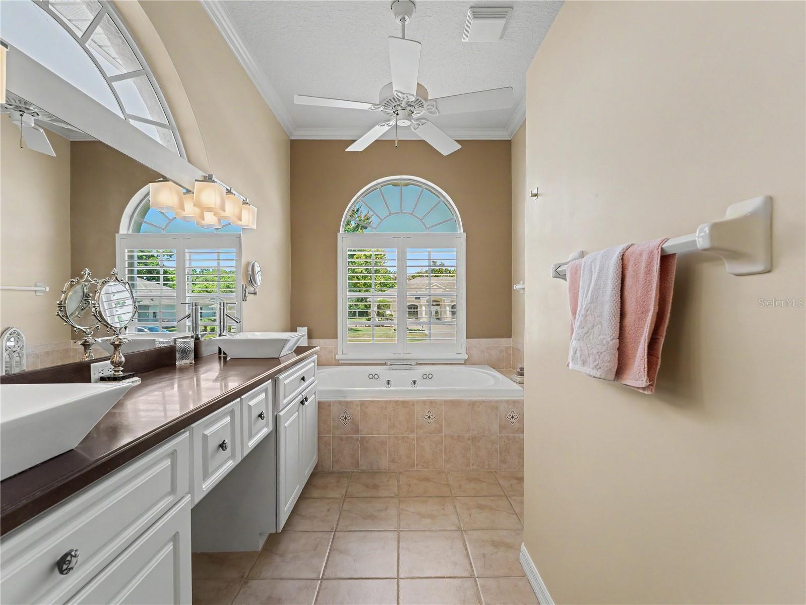 Image 41 of 68 For 5358 Leather Saddle Lane