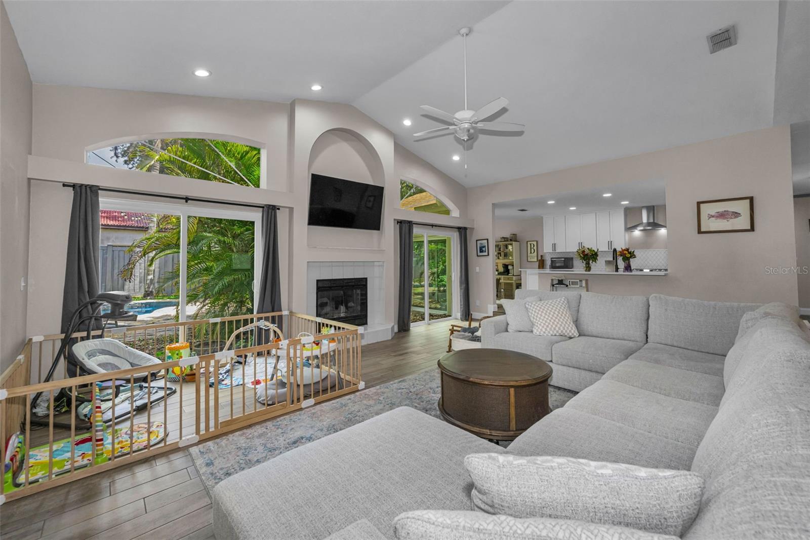 Image 11 of 75 For 2823 Challenger Drive