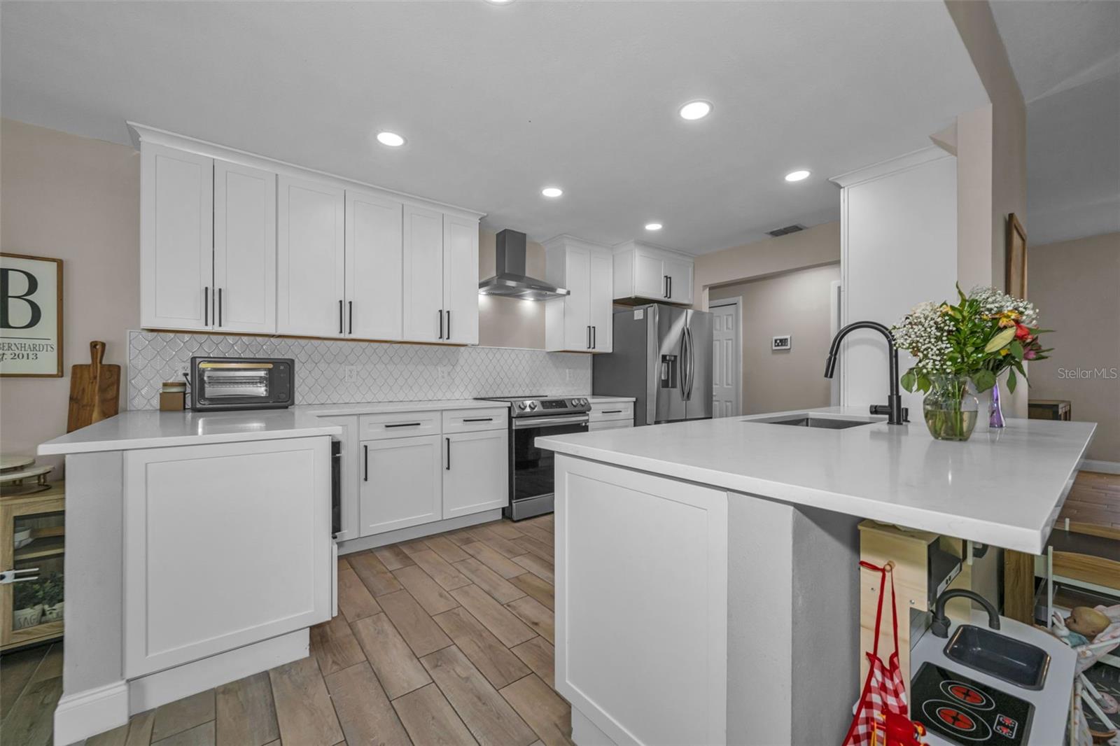 Image 15 of 75 For 2823 Challenger Drive