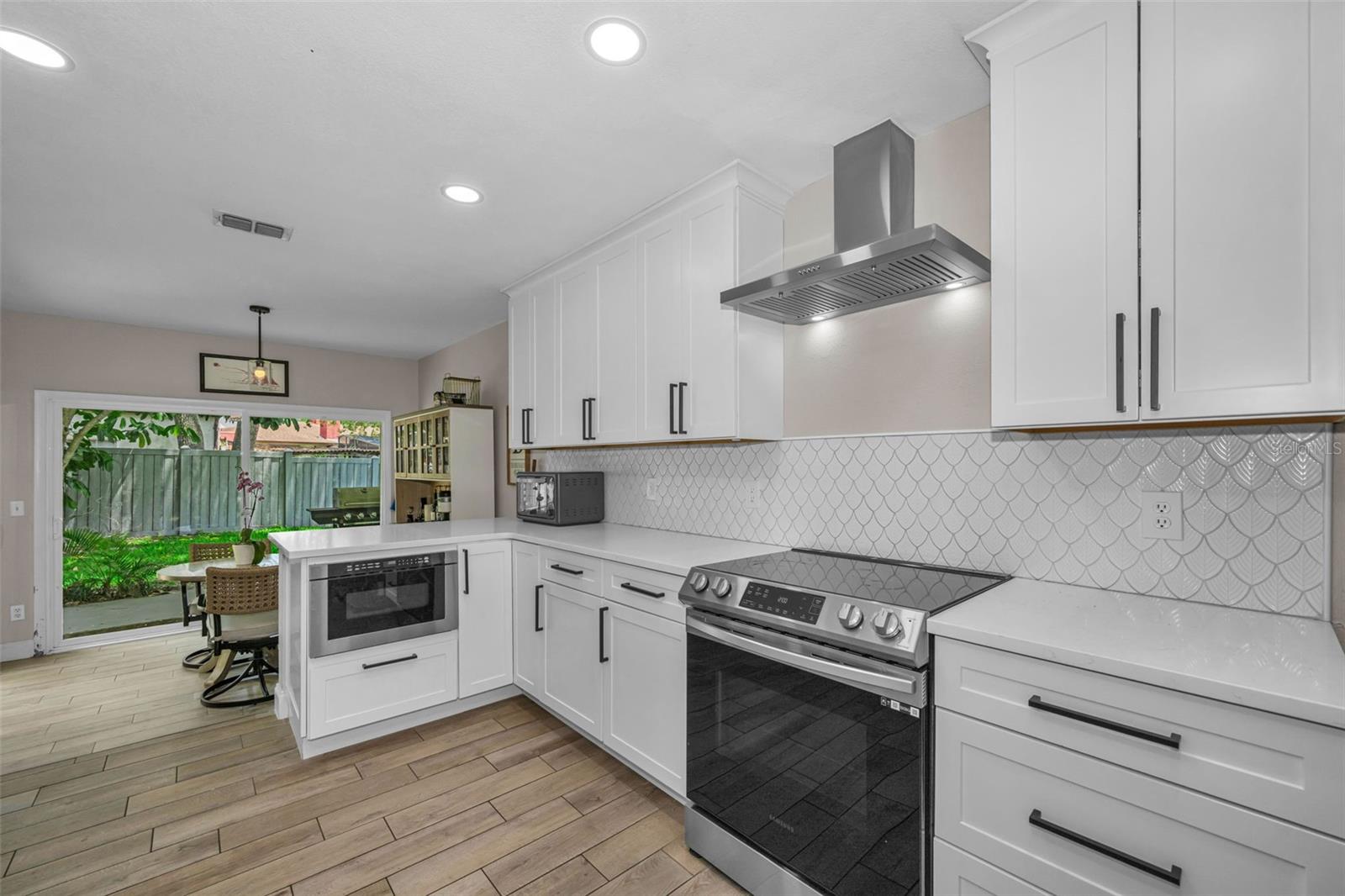 Image 18 of 75 For 2823 Challenger Drive